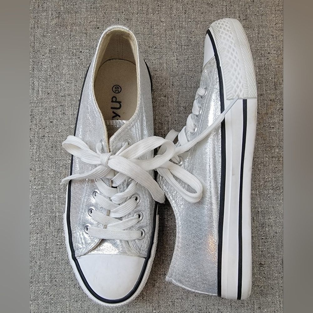 Foxy Up Silver Metallic Sneakers